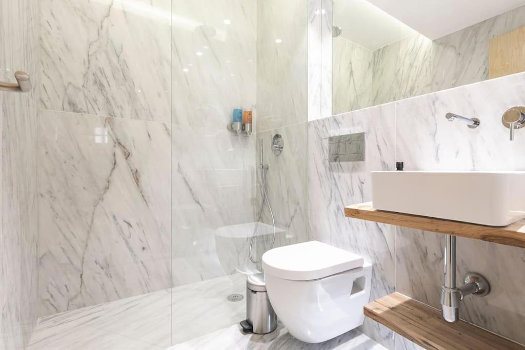 0e Brand New Right In The Heart Of Alfama